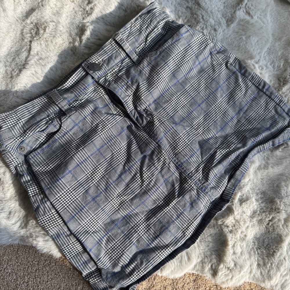 American Eagle Outfitters Plaid Women Shorts